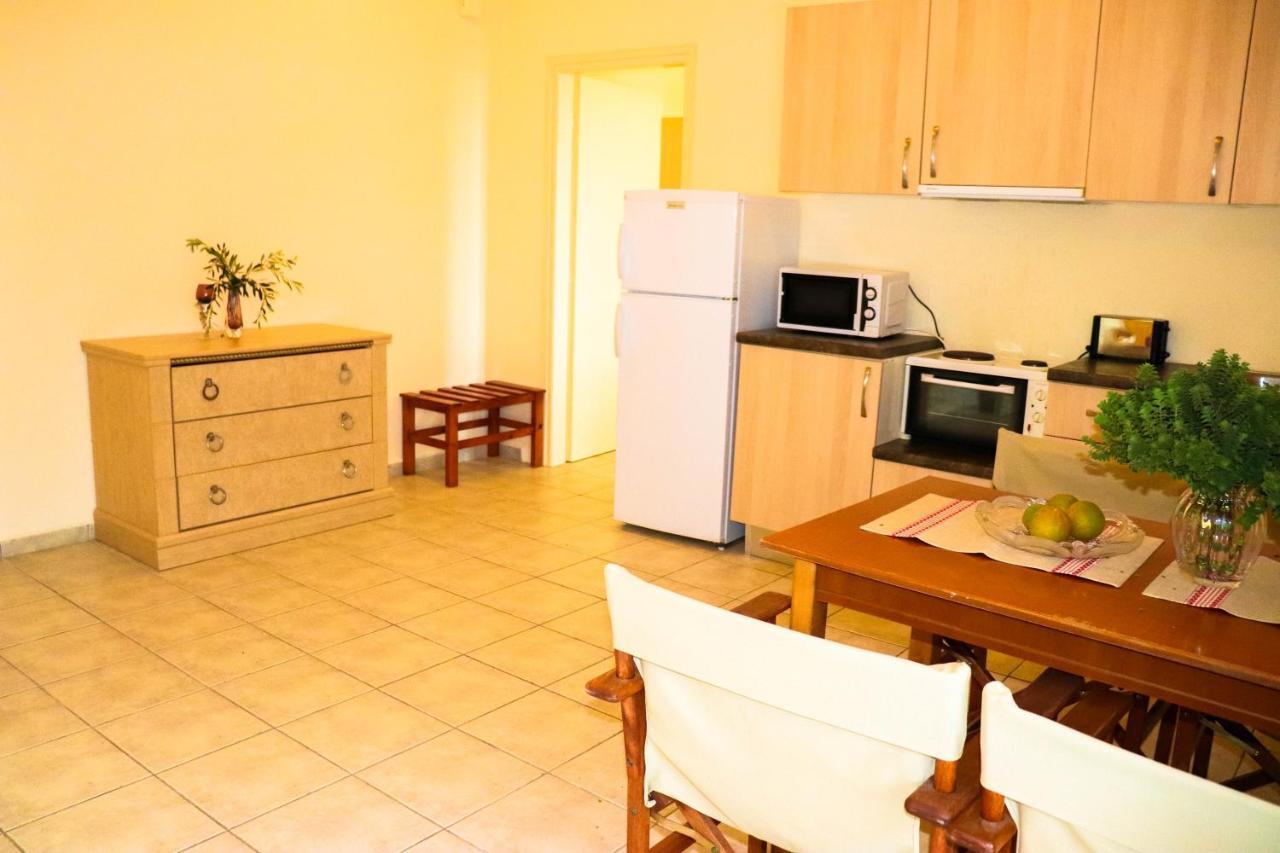 Orizontas Studios & Apartments Svoronata Bagian luar foto