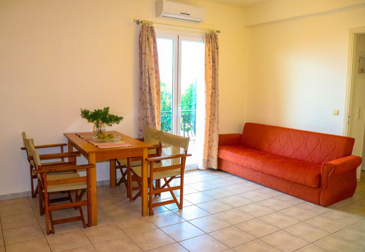 Orizontas Studios & Apartments Svoronata Bagian luar foto